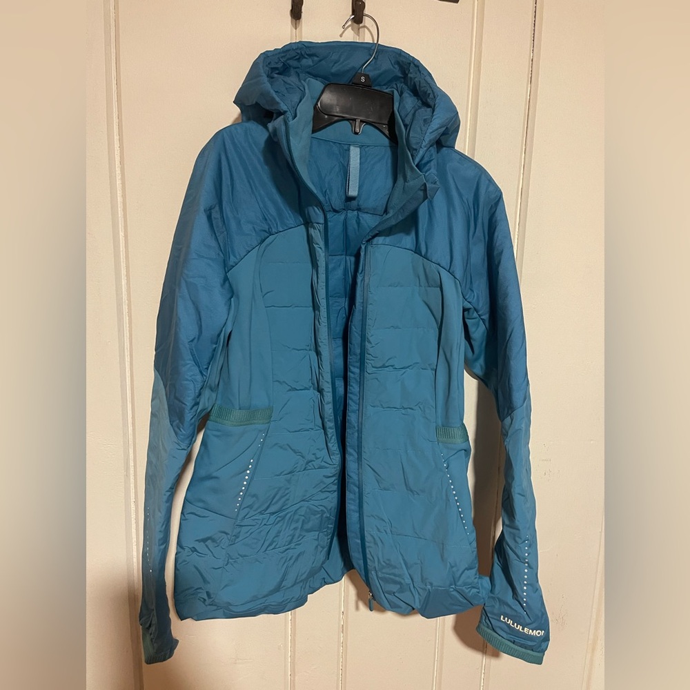 Like new Lululemon light puffer. Teal blue. Women size 8